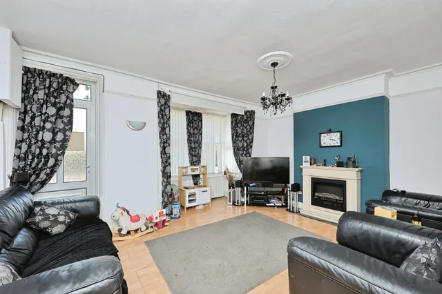Photo 3 — Crown Road, Dereham