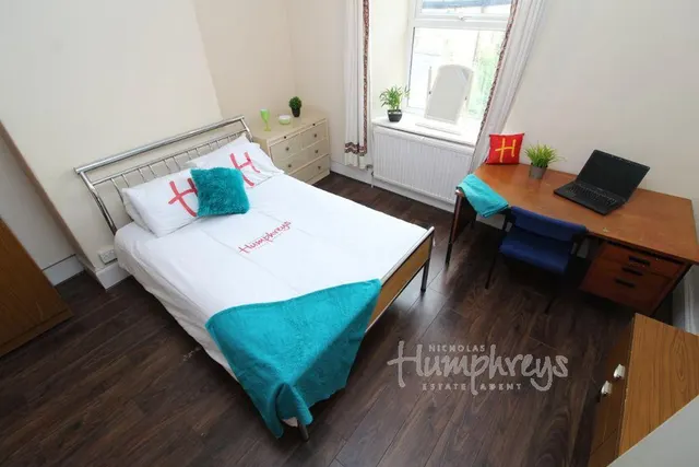 Watson Road, S10, photo 2
