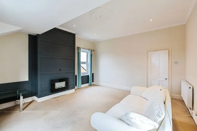 Clifton Drive South, Lytham St. Annes, FY8, photo 3