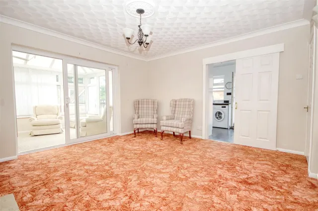Photo 3 — Charmwen Crescent, West End, Southampton, SO30 3AQ