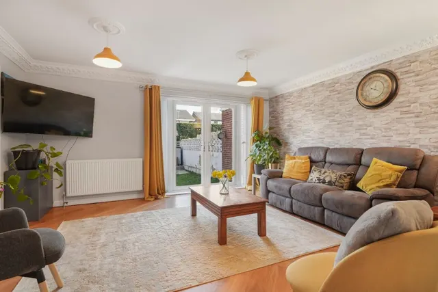 Seaton Gardens, Rossington, DN11, photo 2