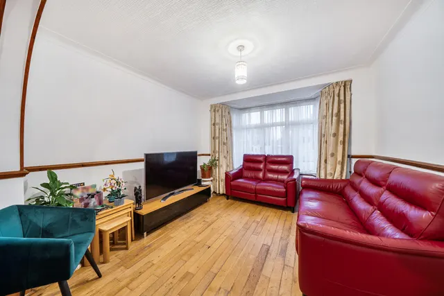 Wemborough Road, Stanmore, HA7, photo 2