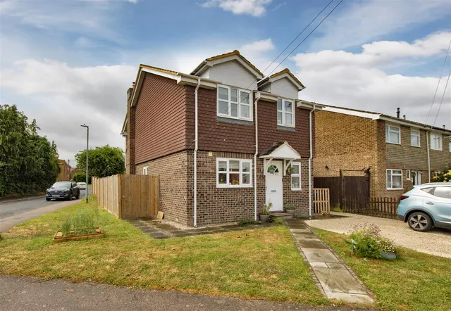 Ringden Avenue, Paddock Wood, photo 1
