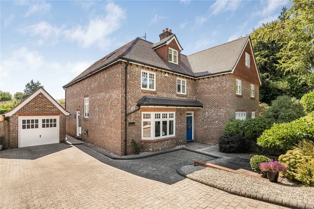 Hill Road, Haslemere, GU27, photo 1