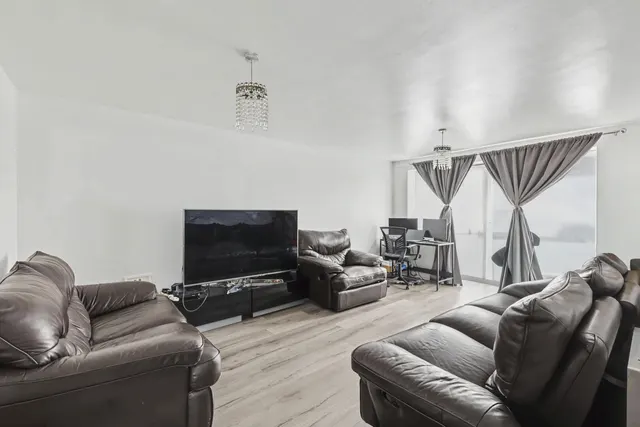 Bullsmoor Way, Waltham Cross, EN8, photo 2