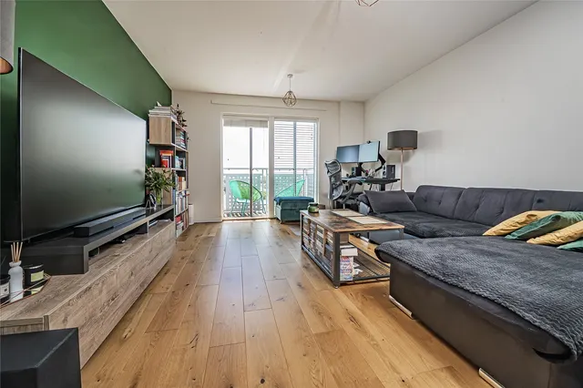 Prince Regent Road, Hounslow, TW3, photo 2