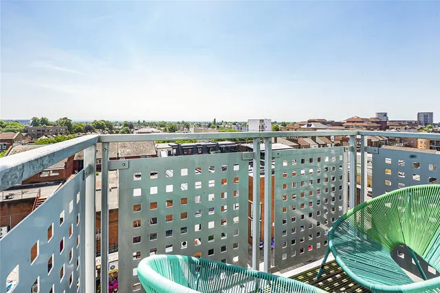 Prince Regent Road, Hounslow, TW3, photo 3