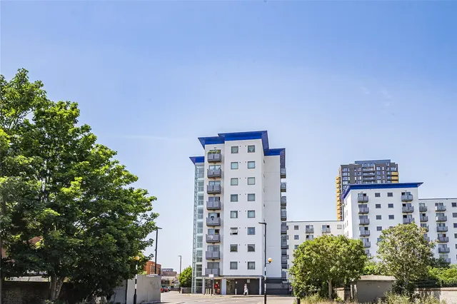 Prince Regent Road, Hounslow, TW3, photo 1