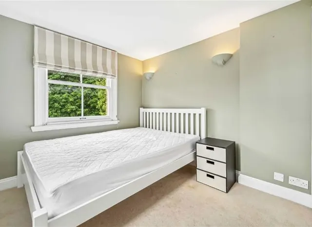 Photo 3 — Ifield Road, South Kensington, SW10