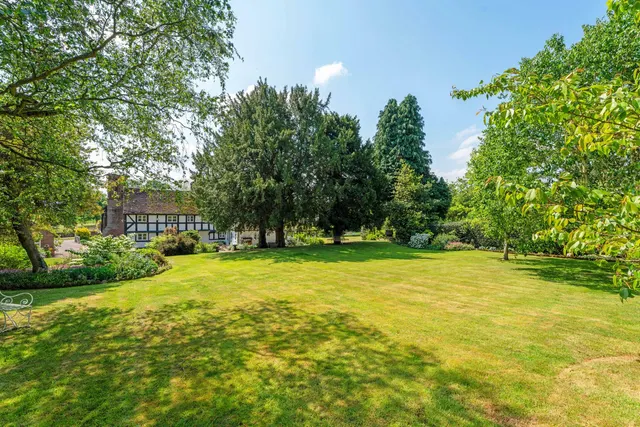 Parsonage Lane, Omberlsey, WR9, photo 2