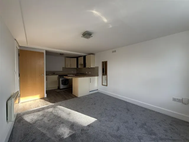 High Street, Stevenage, SG1, photo 1
