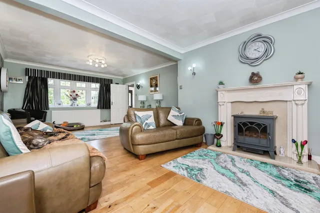 Photo 2 — Marian Close, North Stifford, Grays