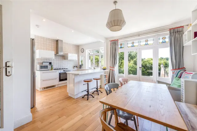 Roxburgh Road, London, SE27, photo 1