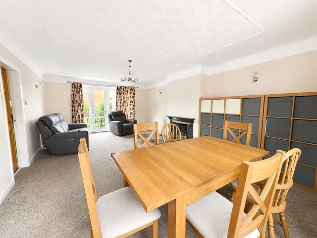 Nicholls Drive, Pensby, CH61, photo 3