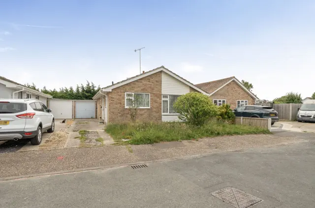 Cunningham Gardens, Felpham, PO22, photo 1