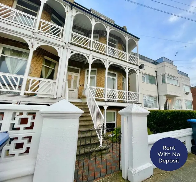 Minnis Road, Minnis Bay, CT7, photo 1