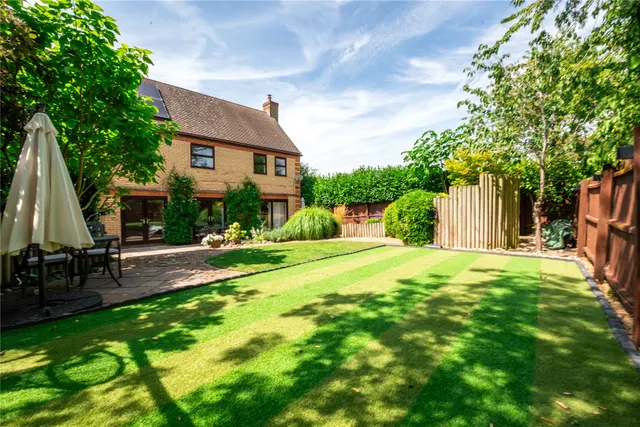 Pigott Drive, Shenley Church End, MK5, photo 2