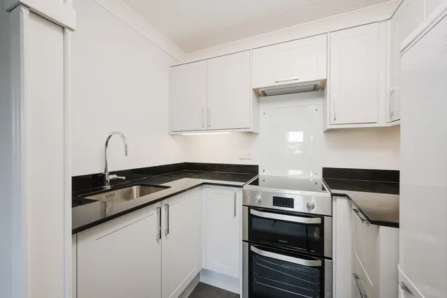 Queens Road, Wimbledon, SW19, photo 3