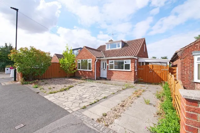 Whitby Avenue, York, photo 1