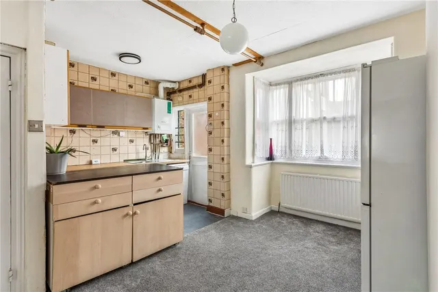 Photo 2 — Lessingham Avenue, London, SW17