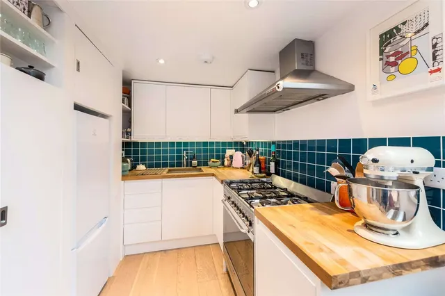 Photo 2 — Bloemfontein Way, Shepherds Bush, London, W12 7BQ
