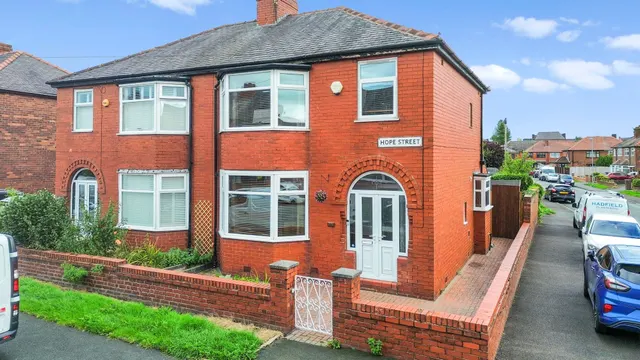 Hope Street, Leigh, Leigh, WN7 1NS, photo 1
