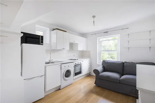 Brixton Hill, London, SW2, photo 3