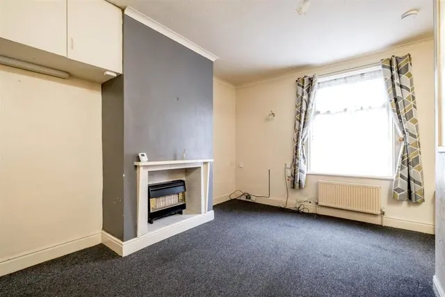Baker Street, Oakes, HD3, photo 2