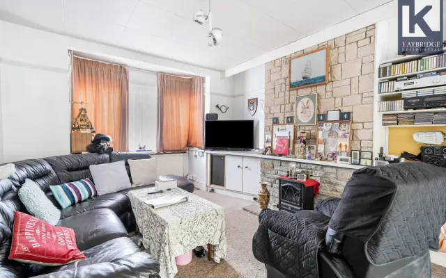 Photo 2 — Temple Road, Epsom, KT19