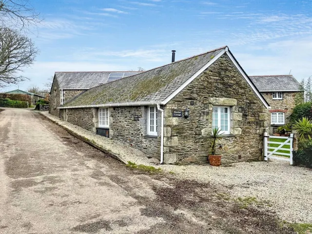 Swallows Court, Ladock, photo 1