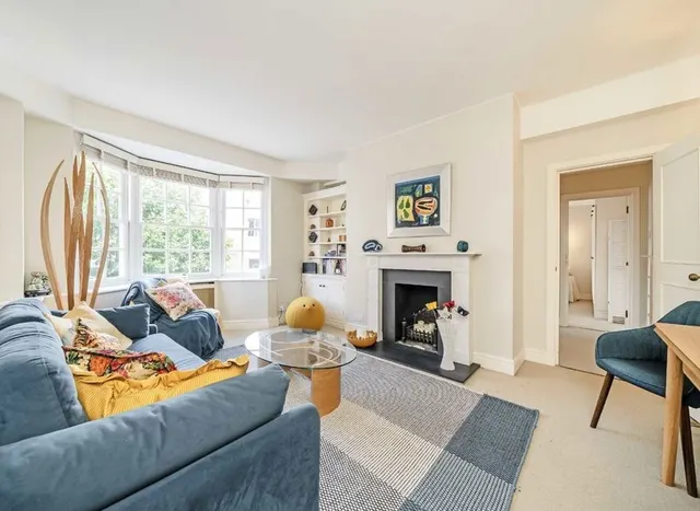 Photo 3 — Whiteheads Grove, Chelsea, SW3