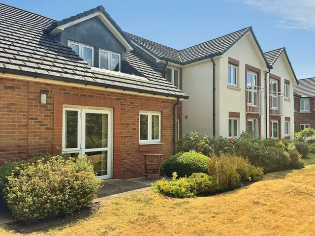 Hollyfield Road, Sutton Coldfield, B75, photo 1