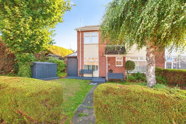 Lochmore Drive, Hinckley, LE10, photo 1