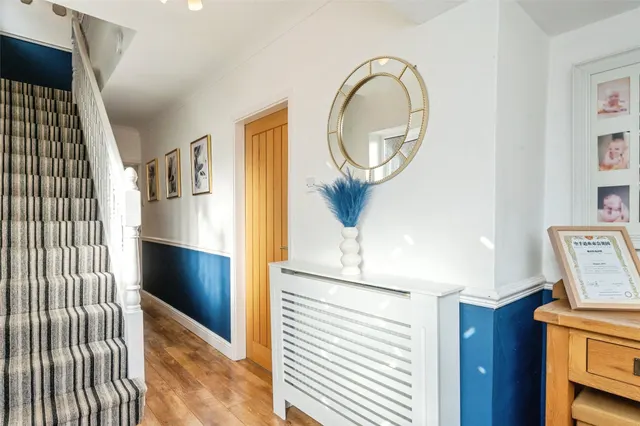 Adam Avenue, Great Sutton, CH66, photo 2