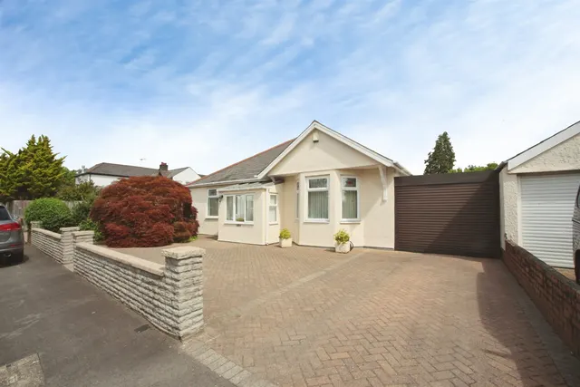 Heath Park Crescent, Cardiff, CF14, photo 1