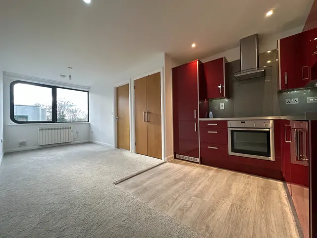 Bentham Close, Swindon, SN5, photo 1