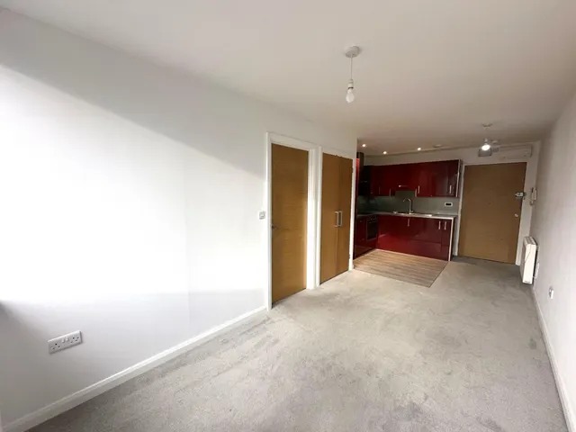 Photo 3 — Bentham Close, Swindon, SN5