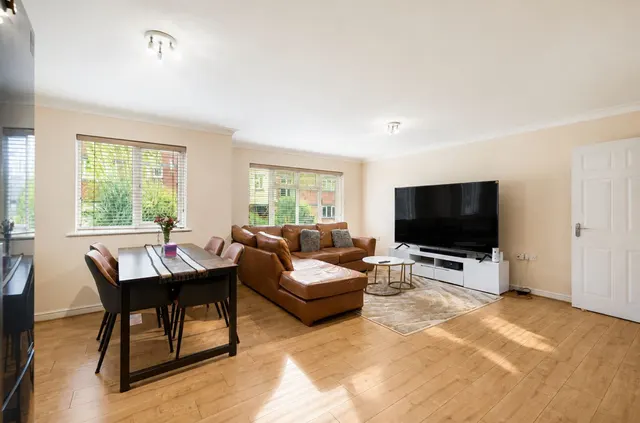 Photo 3 — Tower Close, East Grinstead, East Grinstead, RH19 3RT
