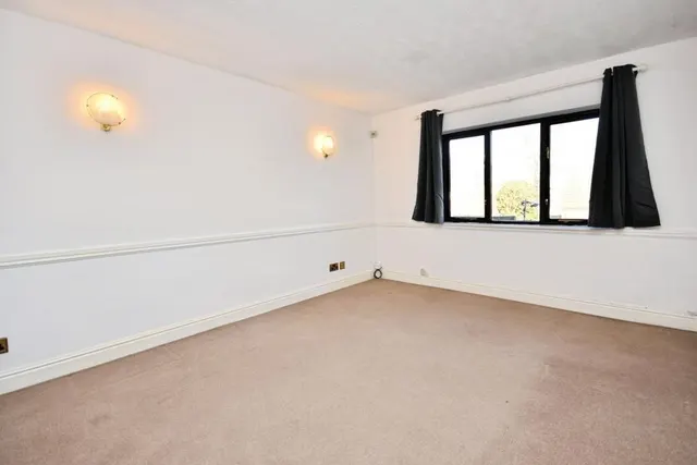 Bicester Road, Aylesbury, HP19, photo 3