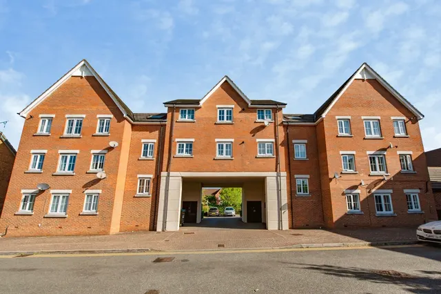 Parr Close, Chafford Hundred, Grays, Essex, RM16, photo 1