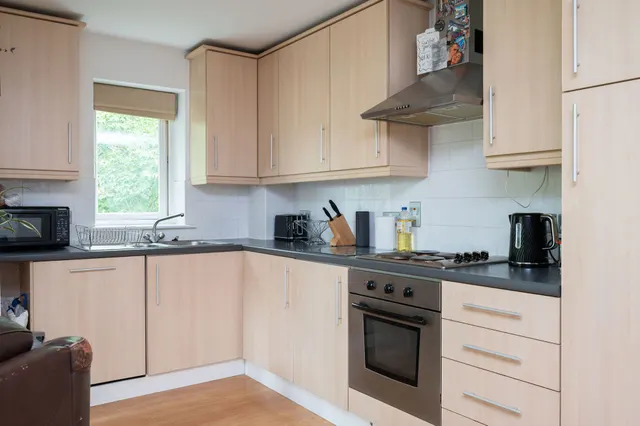Fairbank Road, Southwater, RH13, photo 3