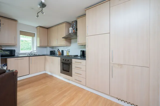 Fairbank Road, Southwater, RH13, photo 2