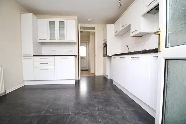 Photo 3 — Birch Road, Cumbernauld, G67 3PB