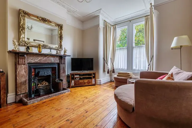 Photo 2 — Glenhouse Road, 15 Glenhouse Road Eltham Eltham, London, Greater London, SE91JH