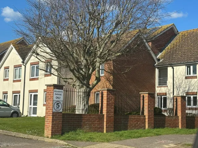 Shrubbs Drive, Bognor Regis, photo 1
