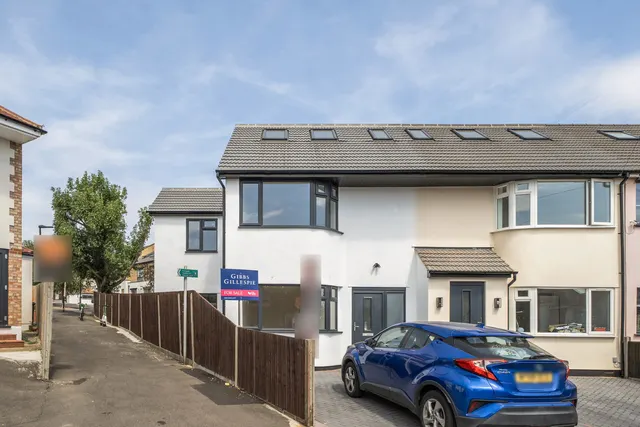 Gonville Crescent, Northolt, UB5, photo 1