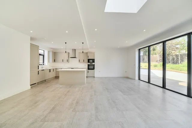 Gonville Crescent, Northolt, UB5, photo 3
