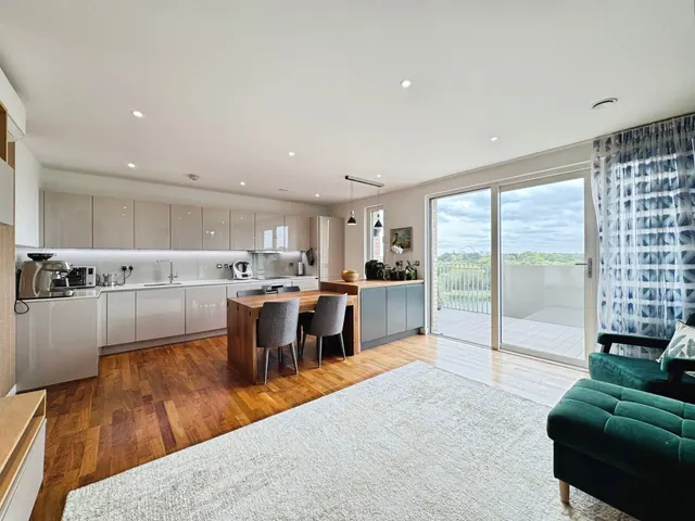 Moorhen Drive, NW9, photo 1