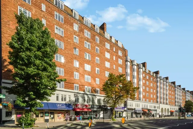 Hammersmith Road, London, W6, photo 2