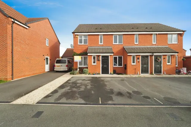 Upton Drive, Burton-on-Trent, DE14, photo 1